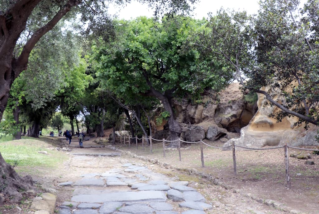 cumae-archaeologischer-park-kampanien-campi-flegrei (7)