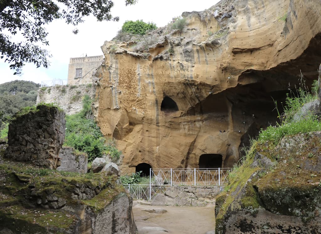 cumae-archaeologischer-park-kampanien-campi-flegrei (2)