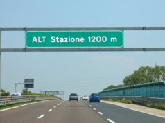 Autobahn in Italien: Seit Januar 2026 gelten auf den meisten autostrade höhere Mautgebühren, die sich aus vertraglich festgelegten Inflationsanpassungen ergeben. (Foto: © ChiccoDodiFC / Adobe Stock)