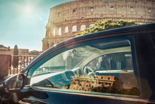 Von Berlin bis Rom ohne Tankstopp: Mit Autogas bequem in den Urlaub starten. (Foto: © DVFG / AdobeStock)