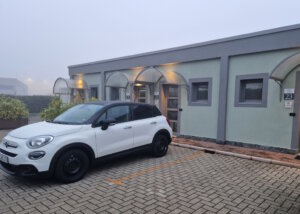 Die Dependance des Break Hotel liegt außerhalb des Hauptgebäudes. Die ebenerdigen Zimmer mit direktem Zugang erinnern an amerikanische Motels, sind aber deutlich komfortabler. (Foto: © Bastian Glumm)