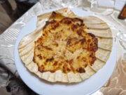 Capesante gratinate – gratinierte Jakobsmuschel in ihrer Schale, wie sie traditionell in Neapel als Antipasto serviert wird: schlicht zubereitet, goldbraun überbacken und ganz auf den Eigengeschmack der Muschel ausgerichtet. (Foto: © Bastian Glumm)