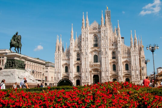 Der Mailänder Dom, der Duomo di Milano, ist nicht nur im Frühling einen Besuch wert. (Foto: © amelia629/Adobe Stock)