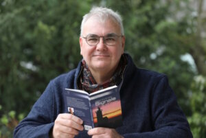 Dr. Christoph Glumm kommt aus Solingen in Nordrhein-Westfalen. Der Arzt, Buchautor und Liedermacher lädt auf Vivere in Italien zur "Atempause" ein! (Foto: © Bastian Glumm)