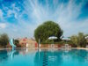 Relais Antico Podere San Francesco an der Etruskerküste: Kinder plantschen im Pool mit Rutsche, der in der Nebensaison sogar beheizt wird, oder toben sich auf dem Spielplatz aus. (Foto: © Antico Podere San Francesco)