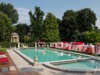 Italienisches Lido-Feeling mitten in Florenz: Bagno Al Fresco verwandelt den Sommer im Four Seasons Hotel Firenze in eine stilvolle Auszeit. (Foto: © Martino Dini)