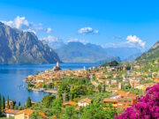 Freizeitparadies und Schutzfall: Am Nordufer des Gardasees drängen sich Sport und Tourismus – die Initiative will dem See eigene Rechte geben. (Foto: © Balate Dorin/Adobe Stock)
