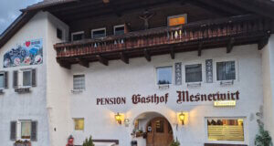 Der Messnerwirt am Ritten in Südtirol – ein familiärer Gasthof mit traumhafter Aussicht, echter Herzlichkeit und traditioneller Küche. Ideal für alle, die Ursprünglichkeit und Ruhe suchen. (Foto: © Bastian Glumm)