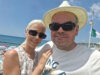 Svitlana und Bastian Glumm am Meer – auf einer ihrer vielen Recherchereisen durch Italien. Seit Jahren erkunden sie das Land für ihr Magazin Viveri in Italien – 2026 soll ihr neues Leben in Pozzuoli beginnen. (Foto: © Bastian Glumm)
