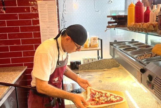 Die GPN - Accademia Napoletana Pizza & Food bietet nicht nur Kurse für angehende Pizzabäcker an, sondern auch spezielle Ausbildungsprogramme für erfahrene Pizzaioli. (Foto: © GPN)