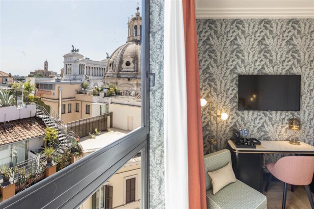 Das H10 Palazzo Galla begrüßt seine Gäste im Zentrum von Rom, direkt neben der Piazza Venezia. (Foto: © H10 Hotels)