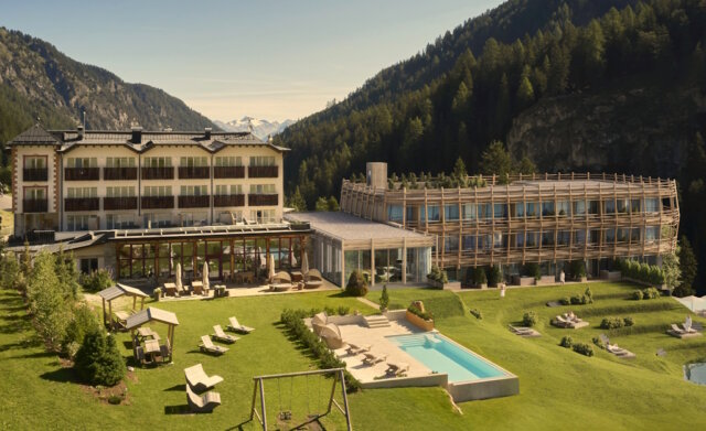 Nach dem Umbau wird das Bella Vista in Trafoi historischen Bestand und den von Matteo Thun entworfenen „Nest“-Neubau zu einem Ensemble in der Südtiroler Bergwelt verbinden. (Bild: © Bella Vista)