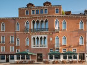 Das Hotel Gabrielli liegt direkt an der Riva degli Schiavoni und zählt zu den traditionsreichsten Adressen im historischen Zentrum von Venedig. (Foto: © Martino Dini/Starhotels)