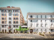 Die beiden Gebäude des Hotel Locarno in der Via della Penna – klassisch römisch und ruhig gelegen, nur wenige Schritte von der Piazza del Popolo. (Foto: © Hotel Locarno)