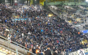 Inter-Fans beim Auswärtsspiel in Dortmund: Die Anhänger der Nerazzurri zählen zu den leidenschaftlichsten im italienischen Fußball. (Foto: © Rosario Lo Vacco)