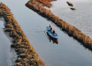 Jesolo ist von Wasser umgeben – Boote sind daher nicht nur in der Lagune von Venedig beliebte Beförderungsmittel. (Foto: © Jesolo Media House)