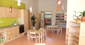 Vorschulische Betreuung in Italien: Krippe, Kindergarten, Tagesmutter Vorschulische Betreuung in Italien findet überwiegend in kommunalen oder staatlichen Einrichtungen statt und bildet für viele Kinder den ersten strukturierten Bildungsrahmen vor der Schule. (Symbolfoto: © Bastian Glumm)