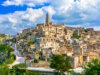 Matera: Italiens Stadt, die aus dem Felsen gewachsen ist Die Altstadt von Matera mit den berühmten Sassi Höhlenwohnungen zählt zu den ältesten durchgehend bewohnten Siedlungen der Welt. (Foto: © davidionut - stock.adobe.com)