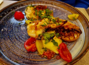 Ein klassischste Rezept ist Polpo e Patate – Oktopus mit gekochten Kartoffeln, das bis heute in vielen Küstenstädten beliebt ist. (Foto: © Bastian Glumm)