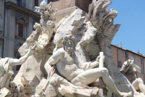 Ein zentrales Highlight der Piazza Navona ist der Vierströmebrunnen (Fontana dei Quattro Fiumi) in der Mitte des Platzes. (Foto: © Bastian Glumm)