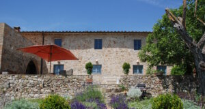 Wer ein Ferienhaus in Italien mietet, erwartet meist viel: Komfort, Stil, Aussicht und Ruhe. Le Porciglia 14 erfüllt all das – und geht weit darüber hinaus. (Foto: © Casa In Italia)