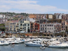 Der Hafen von Pozzuoli – hier betrat Apostel Paulus erstmals italienischen Boden (Apg 28,13–14). (Foto: © Bastian Glumm)