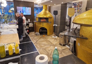 Das Reich von Pizzaiolo Gaetano Carponi, ein Meister seines Fachs. Er bringt bringt handwerkliches Können und Liebe zum Detail zusammen. (Foto: © Bastian Glumm)