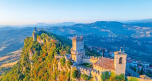 San Marino ist einer der sechs europäischen Zwergstaaten und gehört zu den Highlights der neuen Rundreise von trendtours in Italien. (Foto: © trendtours Touristik GmbH / P. Dudek)