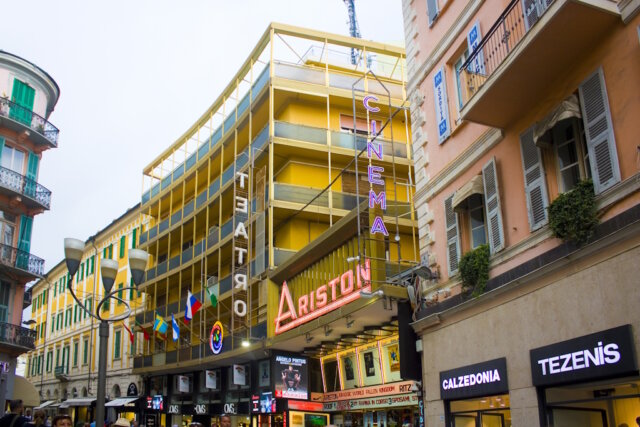 Das Teatro Ariston in Sanremo – Schauplatz des berühmten italienischen Musikfestivals. (Foto: © Lindasky76/Adobe Stock)