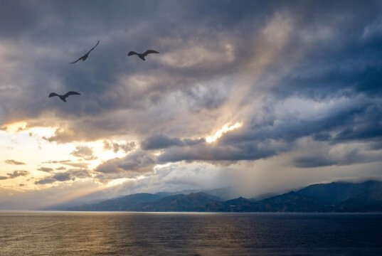 Italien startet das Brückenprojekt über die Straße von Messina – ein Rekordbau, der verbindet, spaltet und Geschichte schreiben könnte. (Bild von Mike Palmer auf Pixabay)