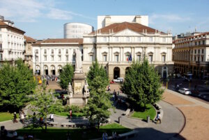 Das Teatro alla Scala, weltberühmte Opernbühne im Herzen Mailands, thront nicht nur architektonisch, sondern auch kulturell über der Stadt. (Foto: © Teatro alla Scala)