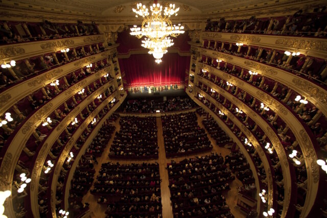 Seit der Eröffnung im Jahr 1778 – mit Antonio Salieris L’Europa riconosciuta – hat die Scala Musikgeschichte geschrieben. Giuseppe Verdi, Arturo Toscanini, Maria Callas, Herbert von Karajan, Luciano Pavarotti. (Foto: © Teatro alla Scala)