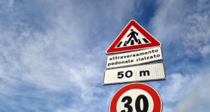 Rom hat in der Zona a Traffico Limitato des historischen Zentrums ein einheitliches Tempolimit von 30 km/h eingeführt. (Symbolfoto: © Bastian Glumm)