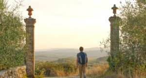 Blick über die toskanische Hügellandschaft: Wer sich Zeit nimmt und zu Fuß unterwegs ist, entdeckt jene Perspektiven, die den Charakter der Region wirklich prägen. (Foto: © Federico Bogazzi / Toscana Promozione Turistica)