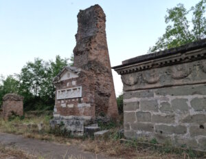 Am Wegesrand der Via Appia Antica finden Spaziergänger zahllose Schreine, Grabstätten und sogar Mausoleen aus römischer Zeit. (Foto: © Bastian Glumm)