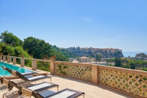 In Tropea, an der spektakulären Küste Kalabriens, thront die Villa Paola – ein Boutique-Hotel mit einzigartiger Geschichte. (Foto: © Eric Cuvillier)